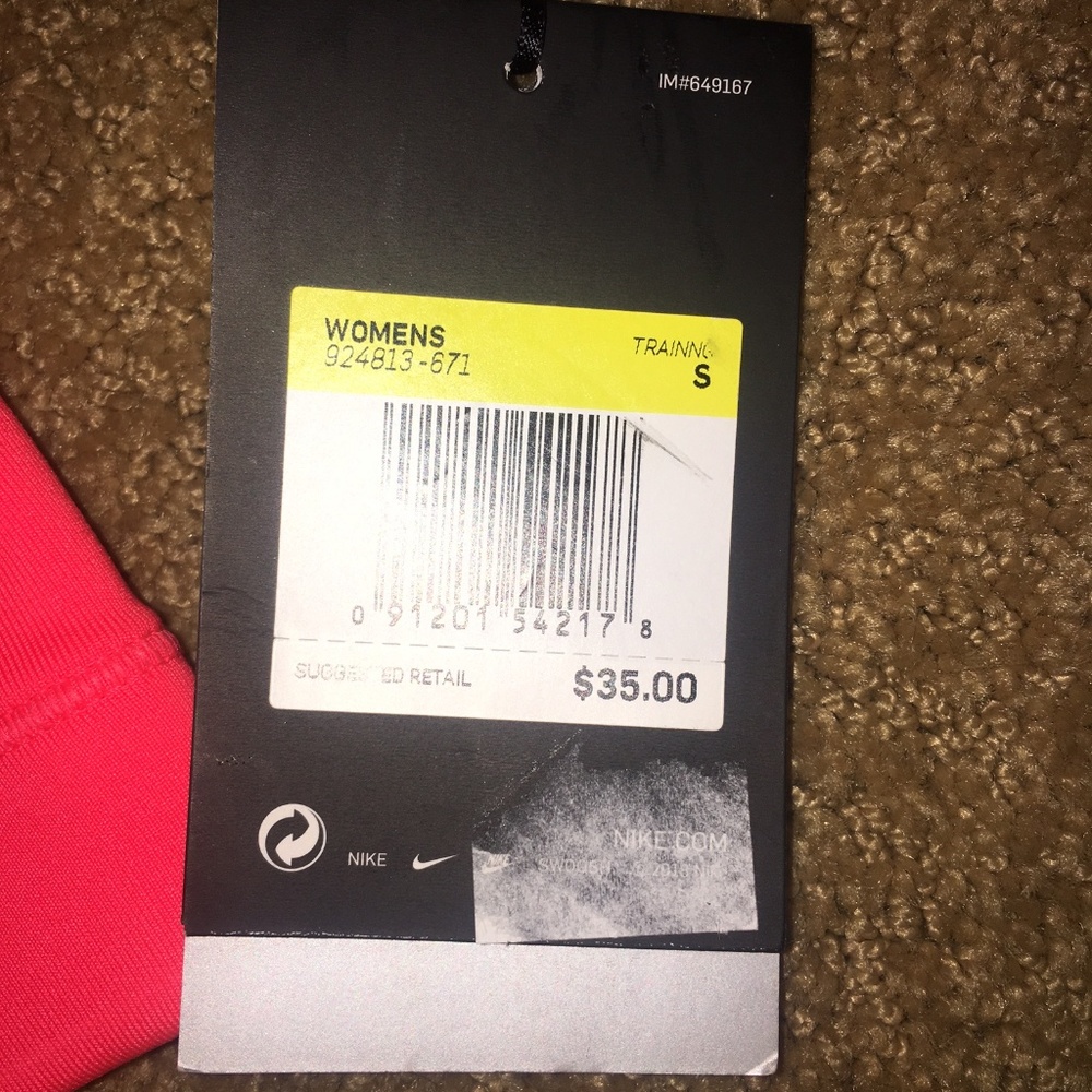 SOLD..NWT NIKE Victory Compression Sports Bra - Picture 7 of 8